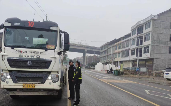 双清区：强化超限超载治理 保障冬季公路安全_邵阳头条网