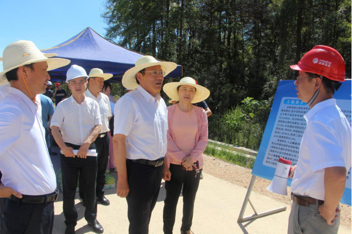 新新高速新寧縣黃家塘路基段三條在建高速公路施工現場調研項目進展